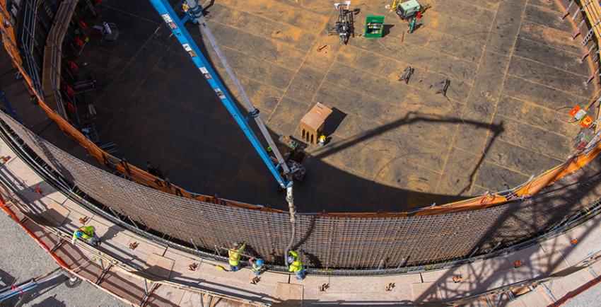 Construction on an LNG storage tank