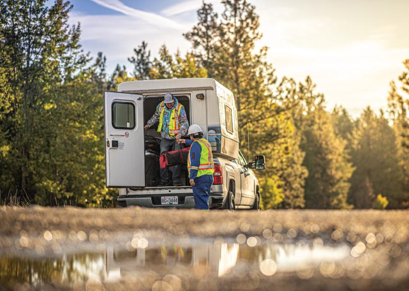 Shane Gravelle speaks with ProActive Safety colleague Ryan Kelly.